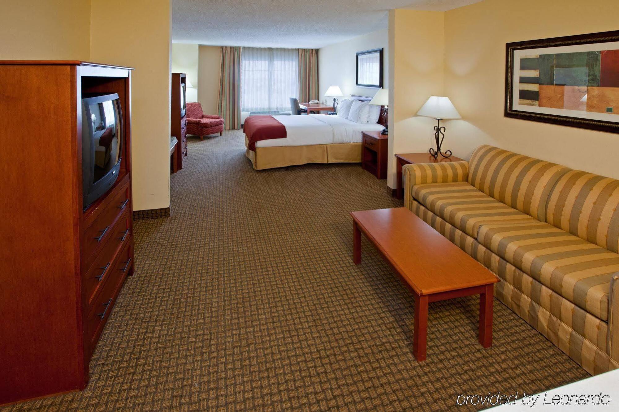 Holiday Inn Express Hotel & Suites Greenville By Ihg Екстер'єр фото